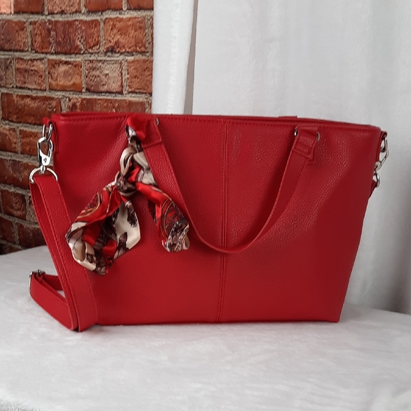 Jewell Elegant Red Tote Bag - Picture 3 of 15
